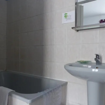 贝拉艾托里酒店 3* 圣纳泽尔